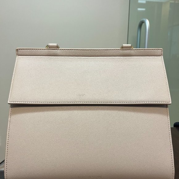 Elegant Cream Crossbody Bag - Picture 9 of 13